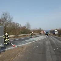 2016-03-01_a45_glasscherben_auf_fahrbahn_11.jpg